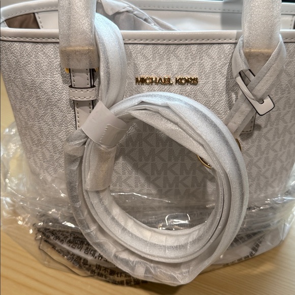 New! Michael Kors Cream Satchel with Gold Accents Jet Set Travel Small Logo Tote - Picture 5 of 6